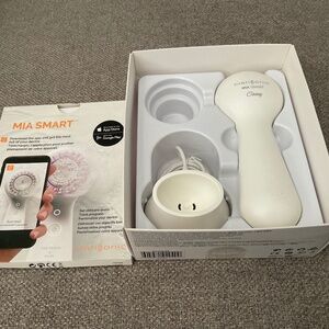 Clairsonic Mia Smart 3-in-1 Facial Cleansing Skincare Device White L’oreal NEW